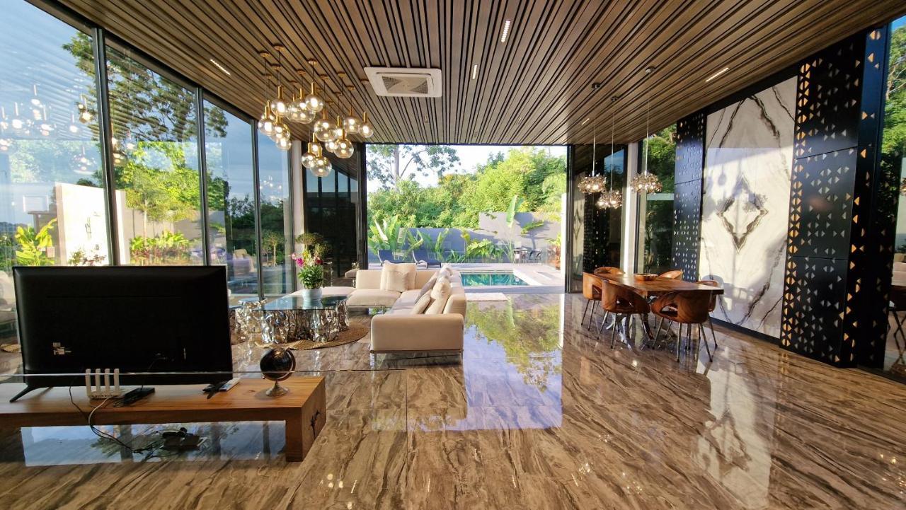 Villa Obsidian, With Staff, Sea View And Walk To Choeng Mon Beach Ngoại thất bức ảnh